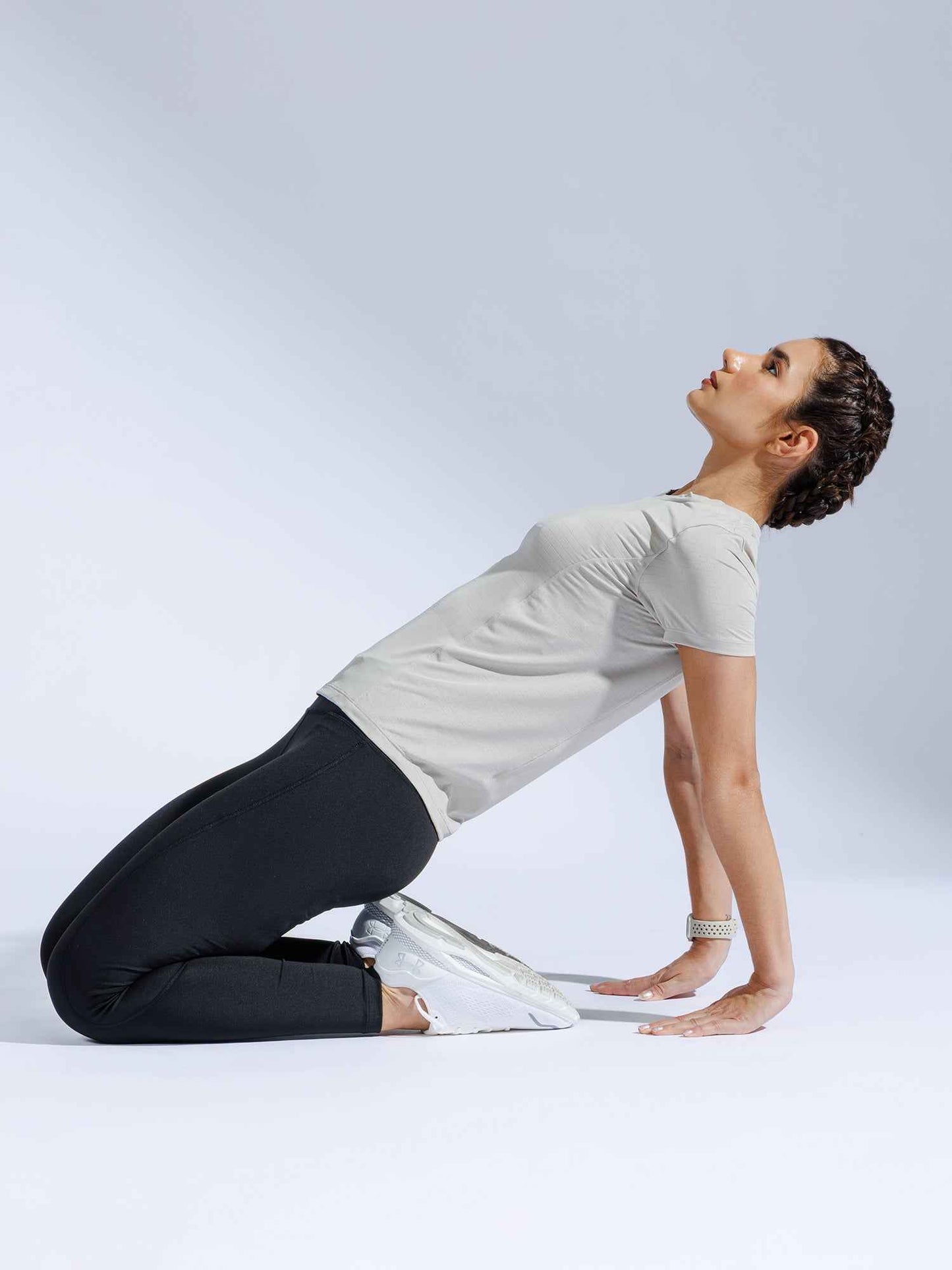 Momentum Tee – Women’s Lightweight Gym T-Shirt Sand Grey