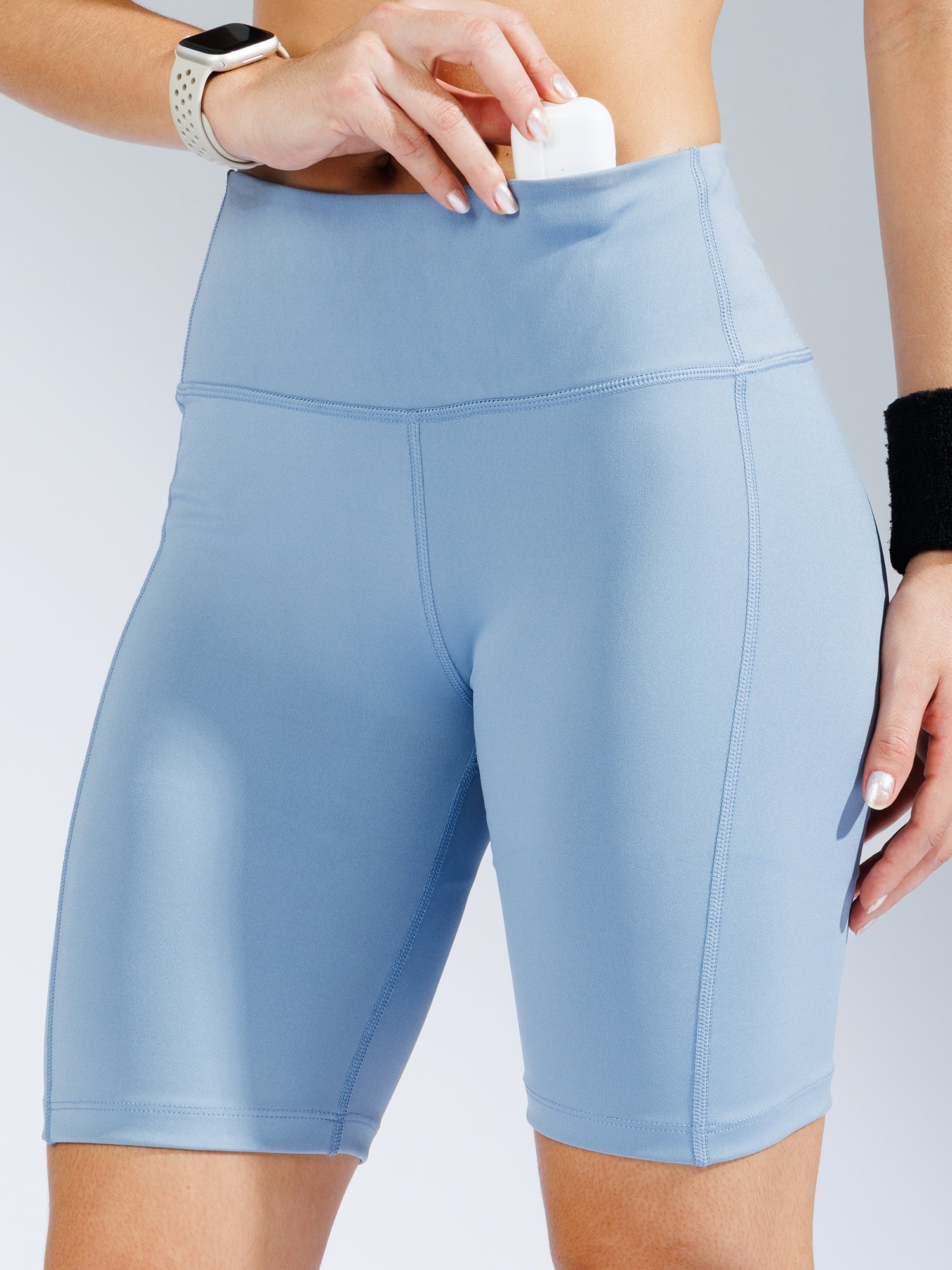 Momentum Shorts 8" Pitch Blue