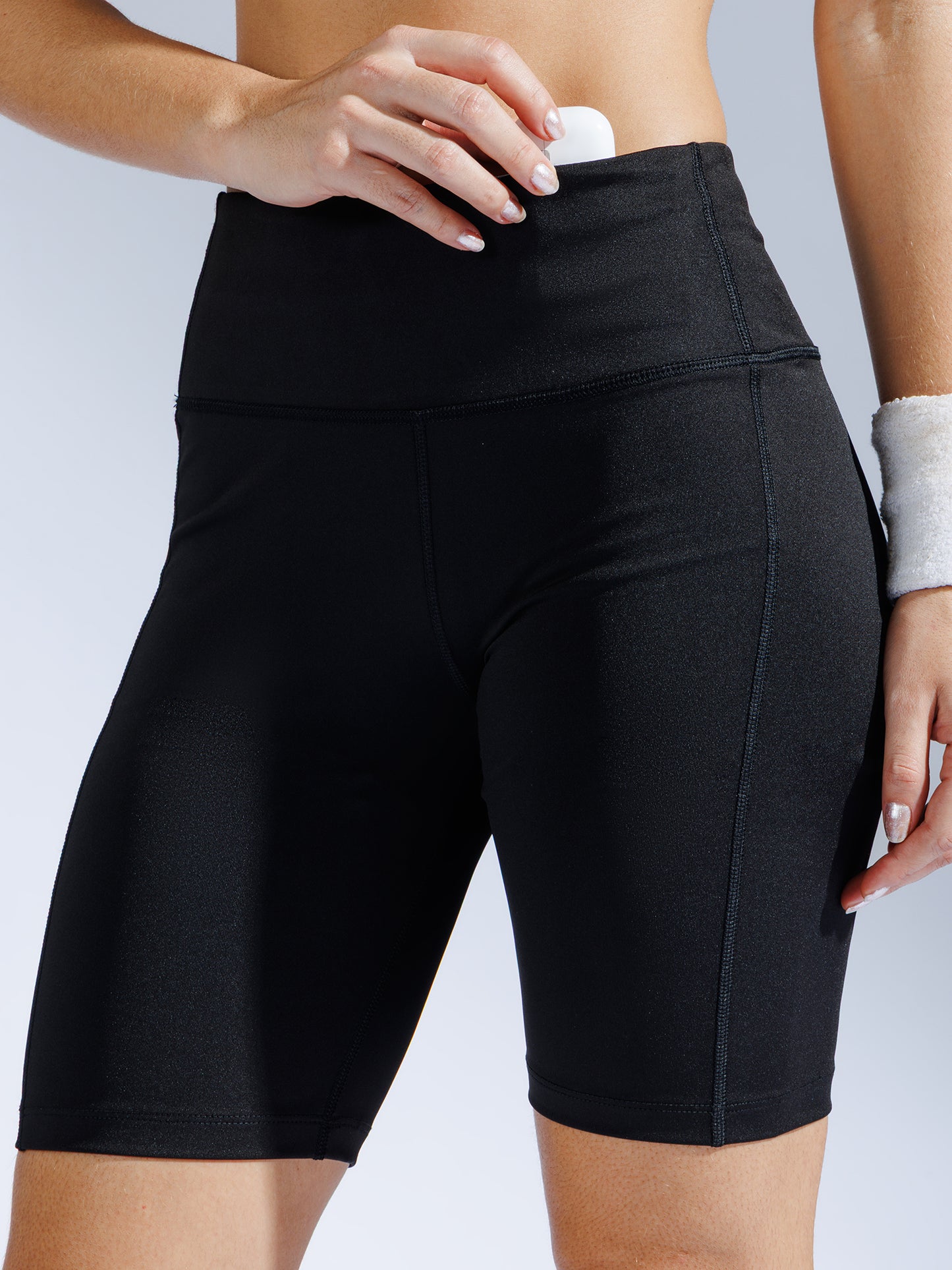 Momentum Shorts 8" Black